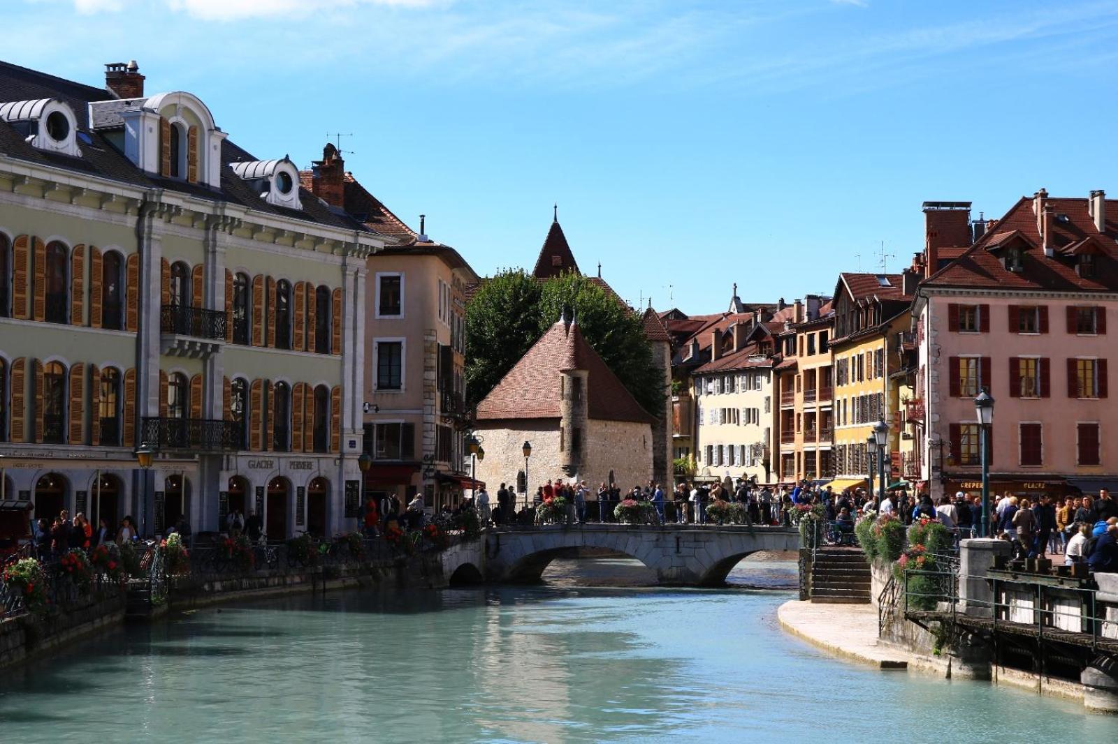 Les Petits Champs Apartment Annecy Exterior photo